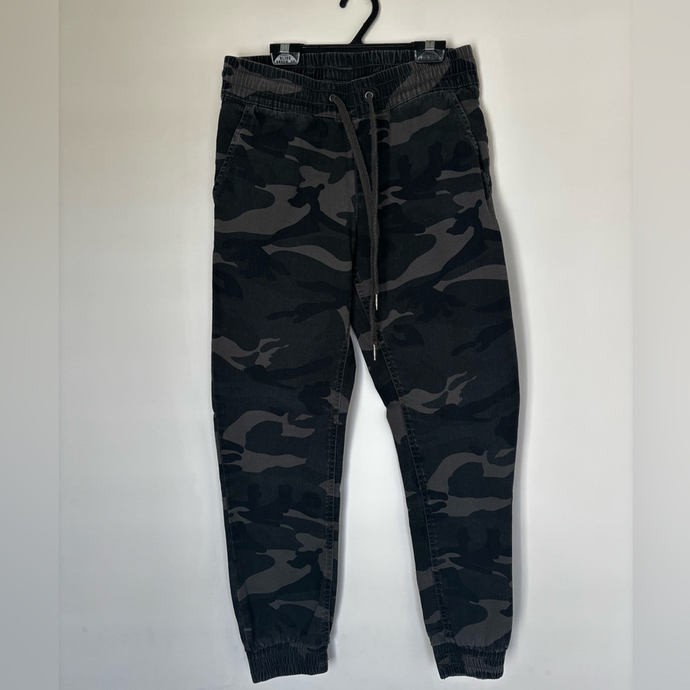 Design Lab camo cargo joggers, size XS